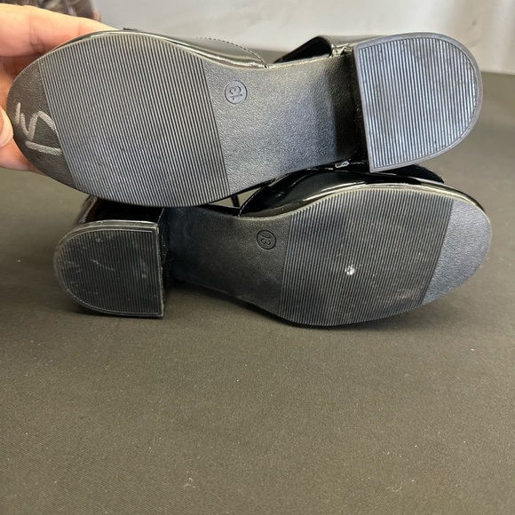 Black Kids Shoes with Bow - Picture 5 of 5